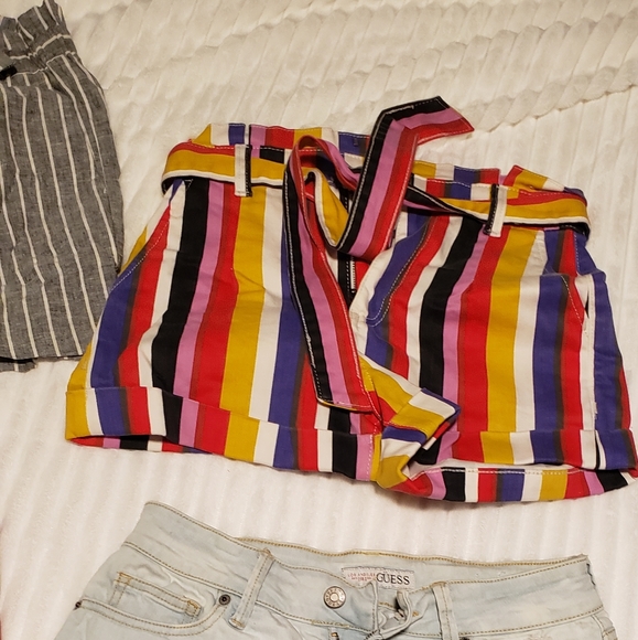 Shorts - Picture 3 of 4